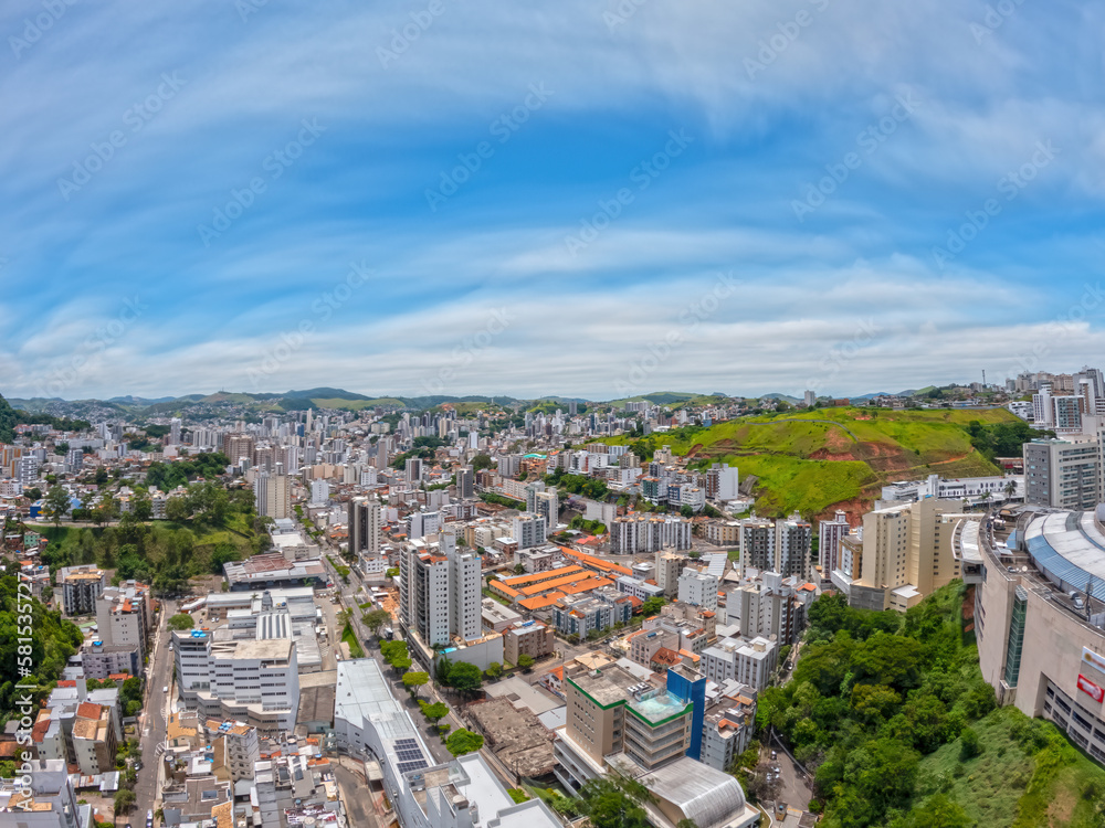 Fototapeta premium Long exposure wide angle of Juiz de Fora