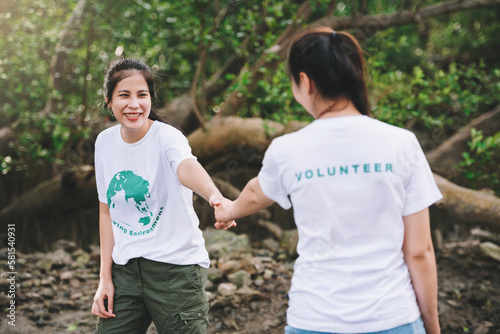 Asian volunteer help concept,show teamwork spirit togetherness, giving a helping hand to people.