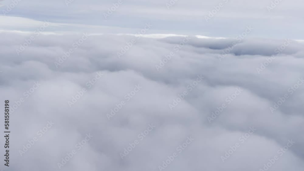 avion vue hublot passage dans les nuages 4K avion vue hublot passage dans les nuages 4K