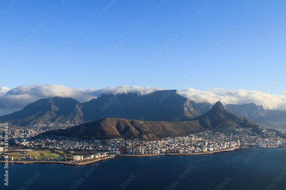 Obraz premium Cape Town Lions Head & Table Mountain