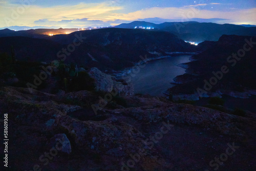  dam with mountains around, dark sky full of stars in zimapan hidalgo 