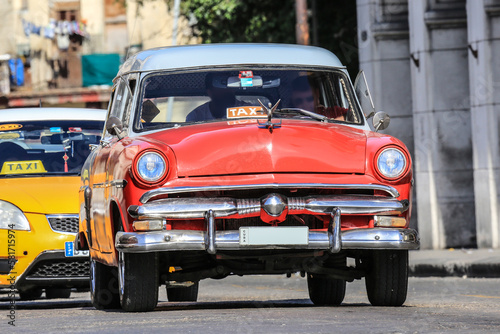 Wunderschöner roter Oldtimer auf Kuba (Karibik) © Bittner KAUFBILD.de
