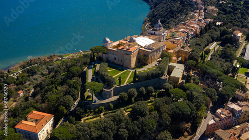 Fotografia Aerial view of the Papal Palace of Castel Gandolfo, near Rome, Italy