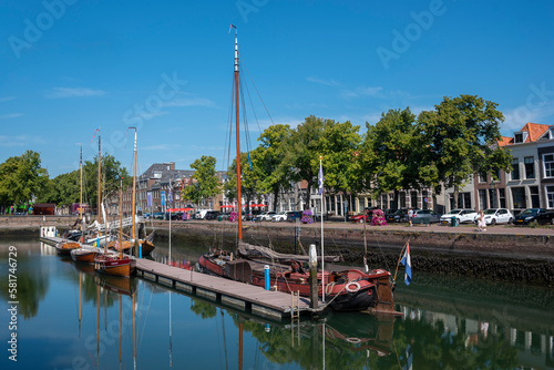 Museumshafen beim Alten Hafen in Zierikzee. Provinz Zeeland in den Niederlanden