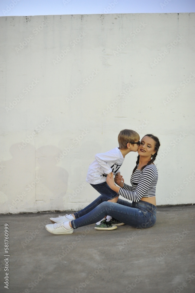 interação mãe e filho juntos interação mãe e filho juntos