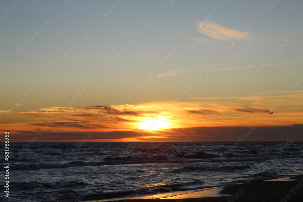 Naklejka premium sunset over the sea