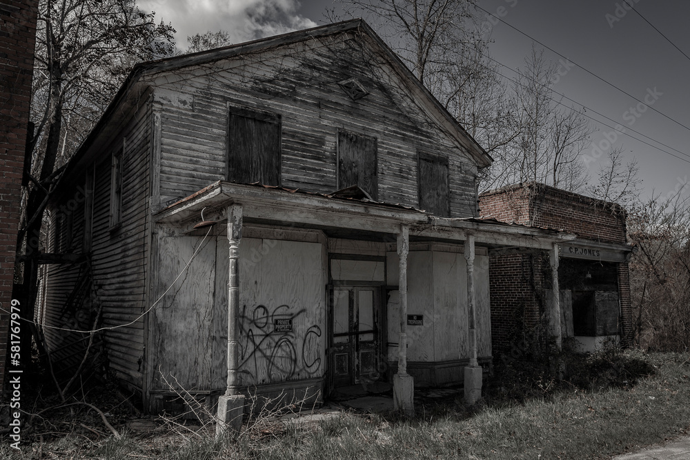 Obraz premium Abandoned Ghost Town in Southern Virginia