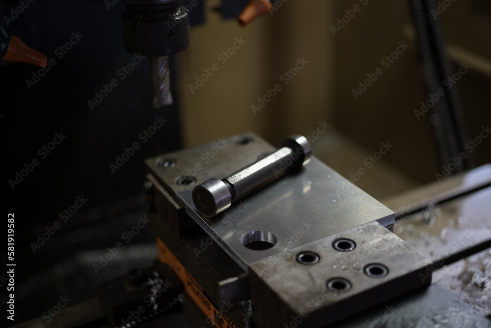 Measuring a hole after cutting on a machining center
Measuring a hole after cutting on a machining center
