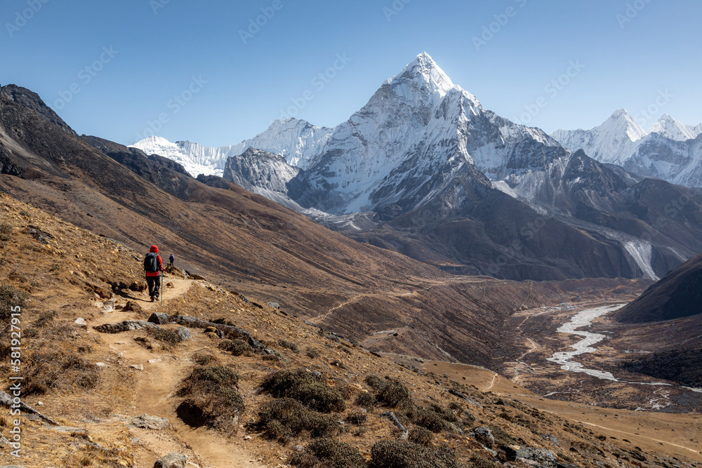 ... on the way between Dzonghla and Lobuje with Ama Dablam (6812m) in the background	  