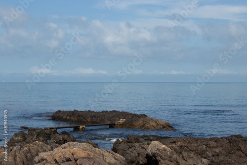 Rocas sobre el mar © GABRIELA