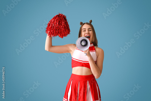 Beautiful cheerleader shout...