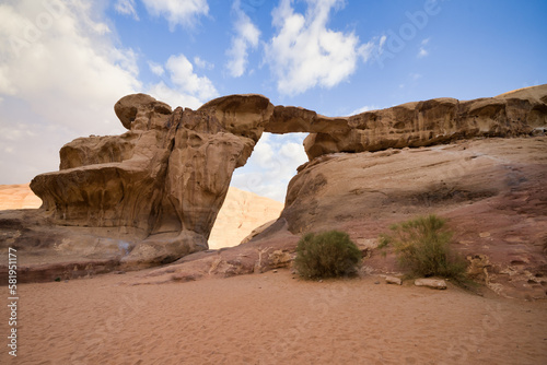 Um Fruth Rock Bridge, Wadi Rum, Jordan Desert