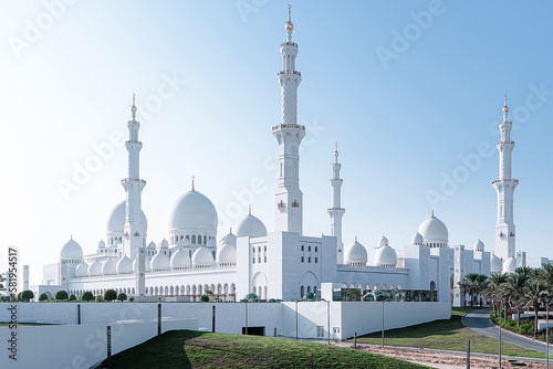 Oriental Flavor in Islamic Temple Architecture - Sheikh Zayed Grand Mosque in Abu Dhabi, UAE