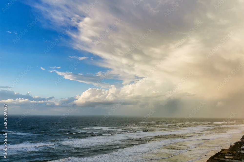 Obraz premium Seascape. Dramatic sunset