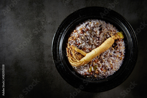 Cauldron rice made with grains and ginseng