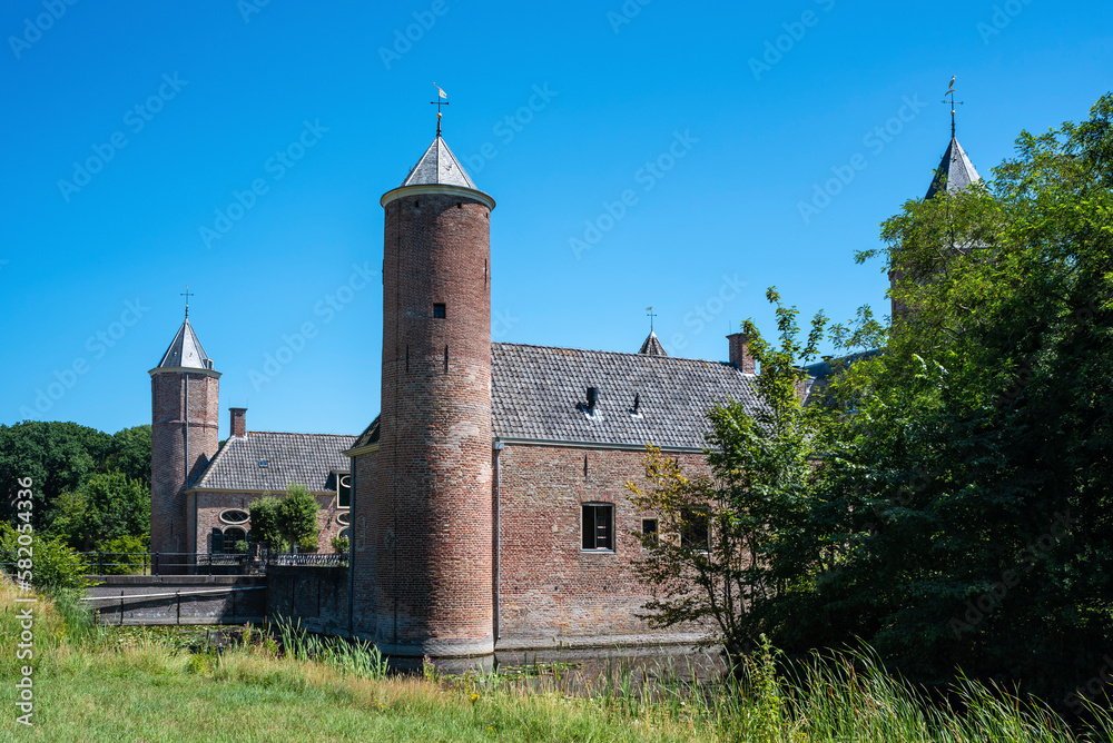 Schloss Westhove bei Oostkapelle. Provinz Zeeland in den Niederlanden Westhove Schloss Westhove bei Oostkapelle. Provinz Zeeland in den Niederlanden Westhove