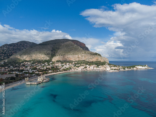 Fotografia aerea del golfo di Mondello a Palermo