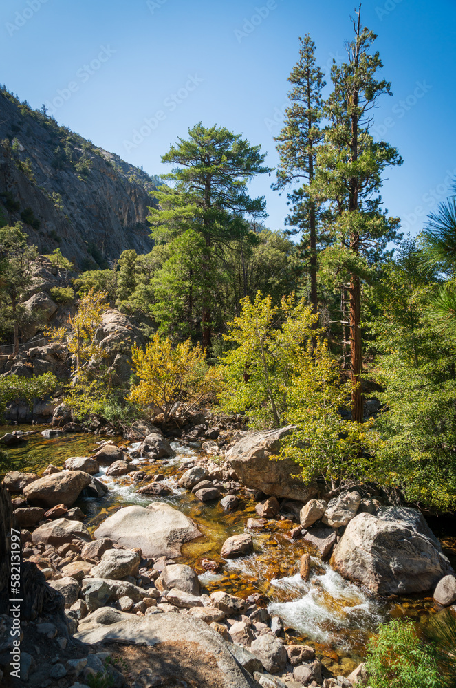 Mountain Landscape Vista at Kings Canyon National Park Mountain Landscape Vista at Kings Canyon National Park