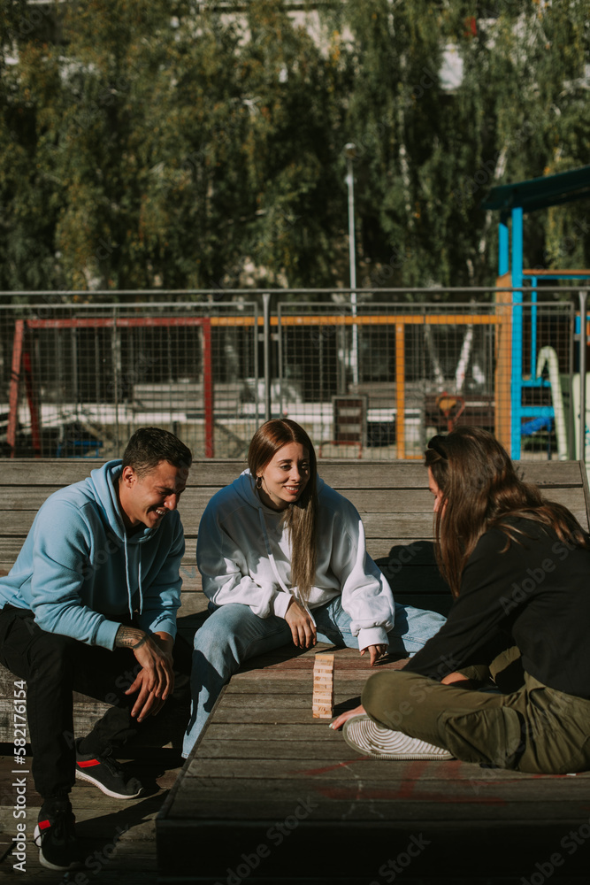 Obraz premium Laughing and playing game 