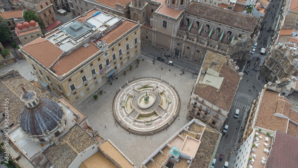 Fototapeta premium fotografie col drone del centro storico di palermo