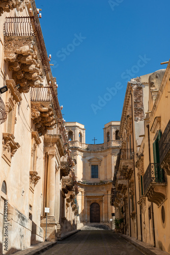 fotografie del paese di Noto in Sicilia