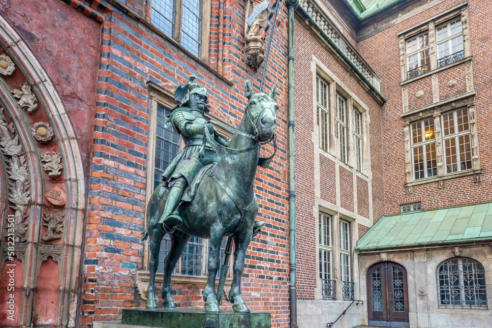 The Heralds (Die Herolde) Sculpture in front of Old Town Hall - Bremen, Germany The Heralds (Die Herolde) Sculpture in front of Old Town Hall - Bremen, Germany