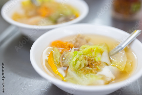 Thick rice noodles Ding Bian Cuo famous Keelung night market food