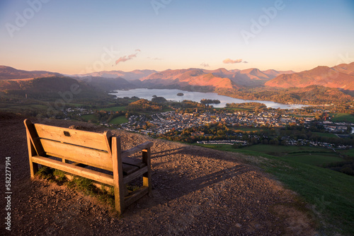 Print op canvas Latrigg Fell, Bench View over Keswick and Derwent Water, Lake District, Cumbria