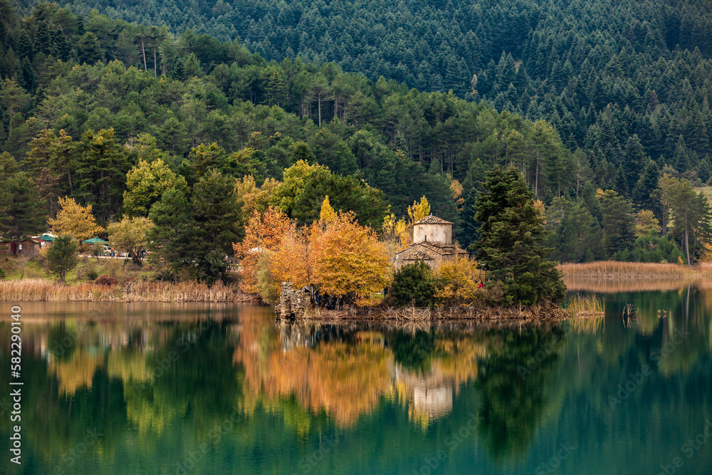Fototapeta premium Lake landscape with a chapel