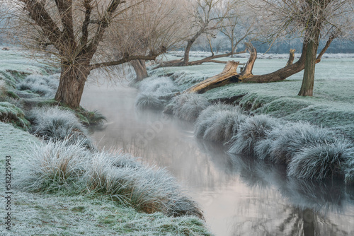 Stunning Winter sunrise lan...
