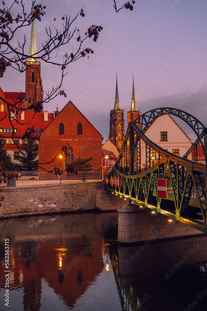Obraz premium Bridge of Wroclaw Poland. Tumsky Island.