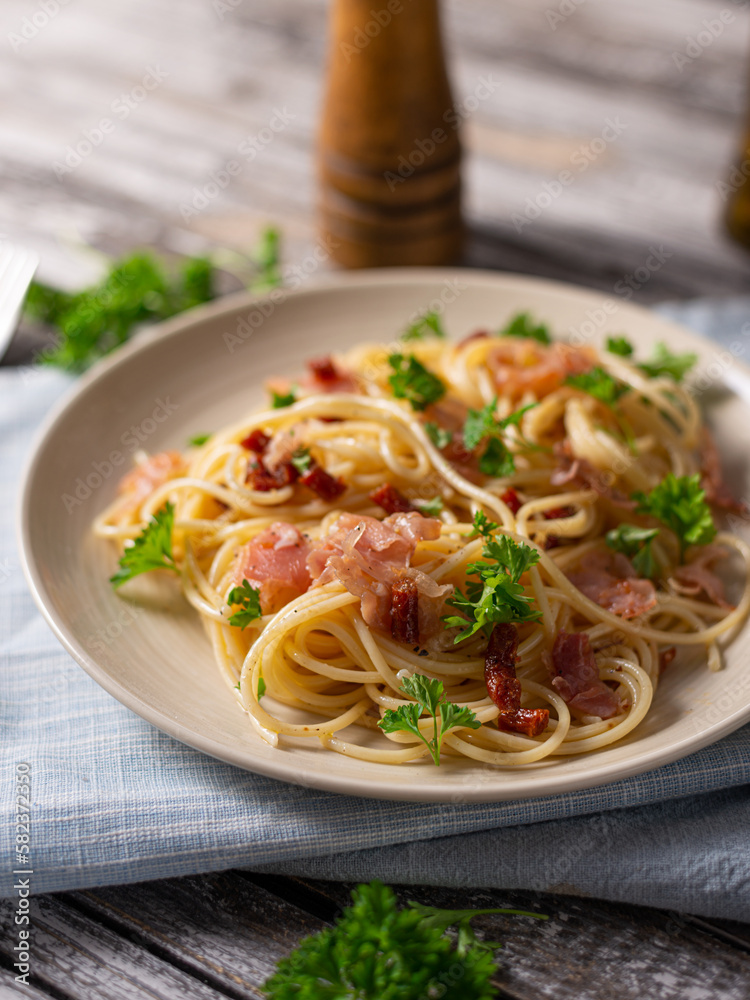 Homemade Spaghetti Algio e Olio