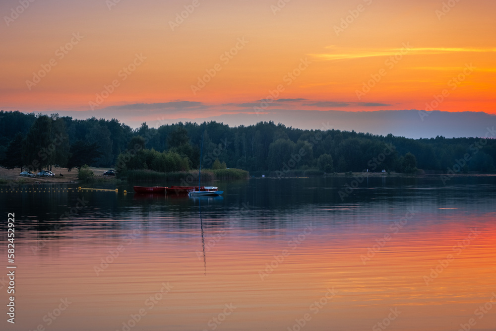 Zachód słońca nad jeziorem Nakło Chechło