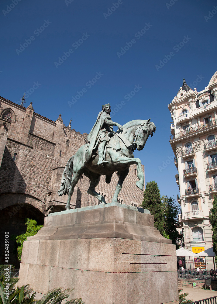 Obraz premium Ramon Berenguer III Statue - Barcelona
