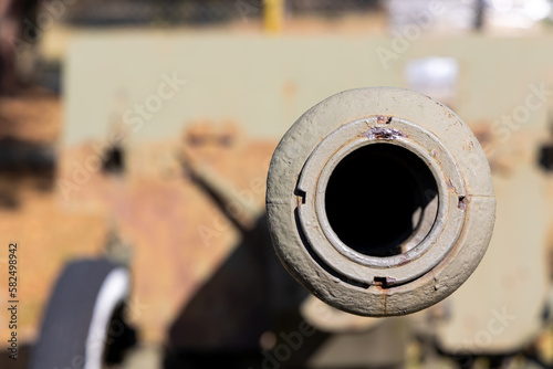 Cannon barrel muzzle brake outlet. Construction details of artillery weapons