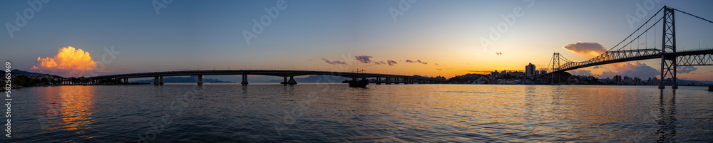 panorama do pôr-do-sol e das pontes de Florianópolis Santa Catarina Brasil Florianopolis 