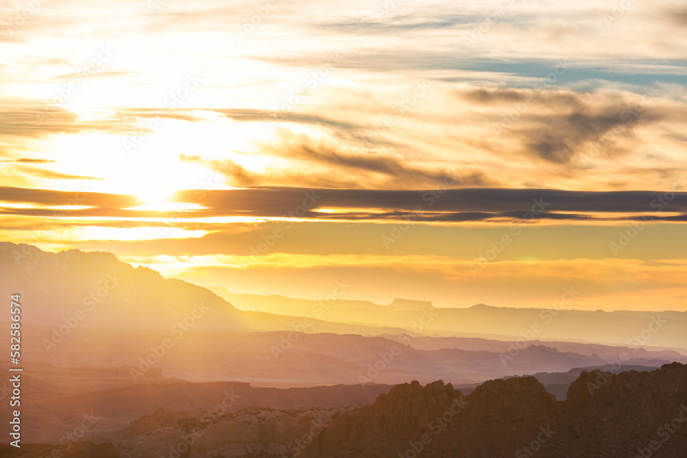 Obraz premium Mountains on sunset
