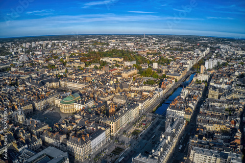 Fototapete Aerial View of the French City of Rennes, Brittany