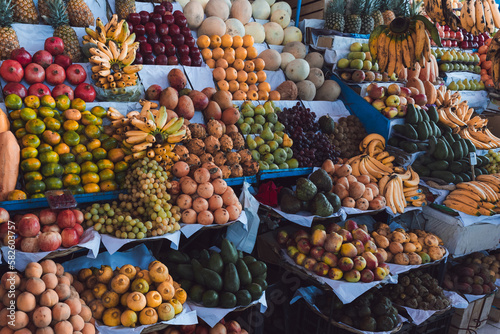 natural and organic fruit market
