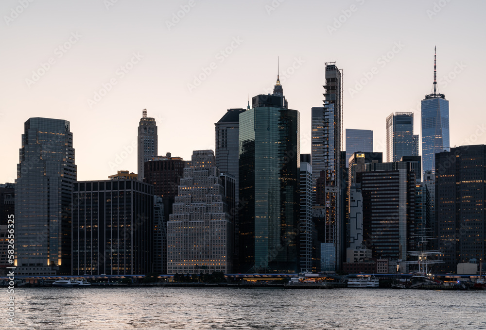 Obraz premium Glass skyscrapers of New York city in the evening
