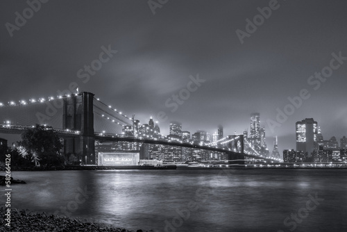 New York Brooklyn Bridge bnw