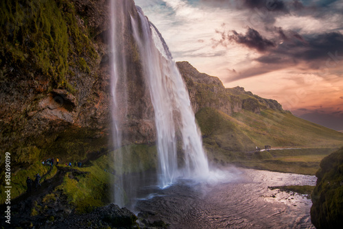 Fototapeta Naklejka Na Ścianę i Meble -  cascada Islandia
