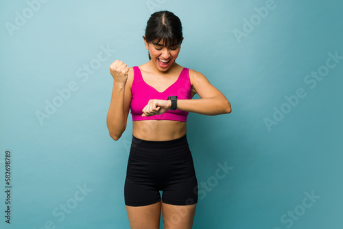 Fitness woman finishing her cardio workouts © AntonioDiaz