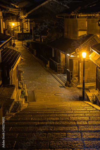 日本 京都府京都市の産寧坂の夜景