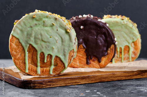 Round Croissant, New York Roll, Supreme Croissants, Trendy Pastry