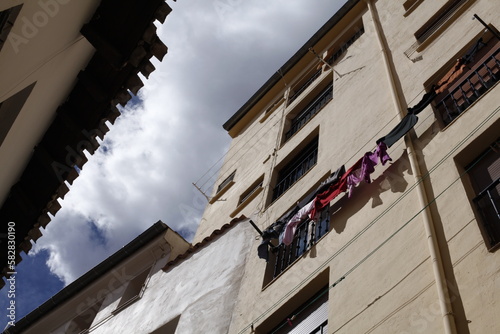Rincones de la centenaria ciudad de Cuenca, España photo
