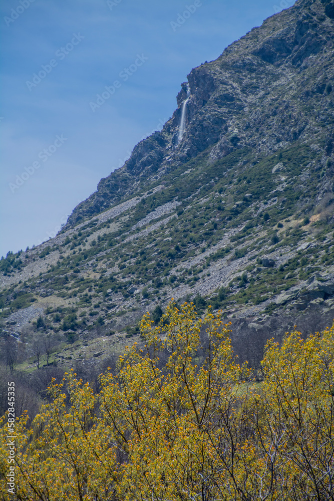 Fototapeta premium Pyrenees mountains landscape in spring