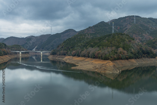 Wallpaper Mural 日本　京都府南丹市日吉町にあるひよしゆめのかけはしと天若湖 Torontodigital.ca