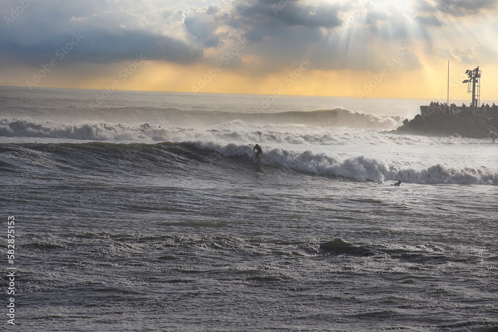 Biggest waves in 14 years hit Santa Barbara harbor