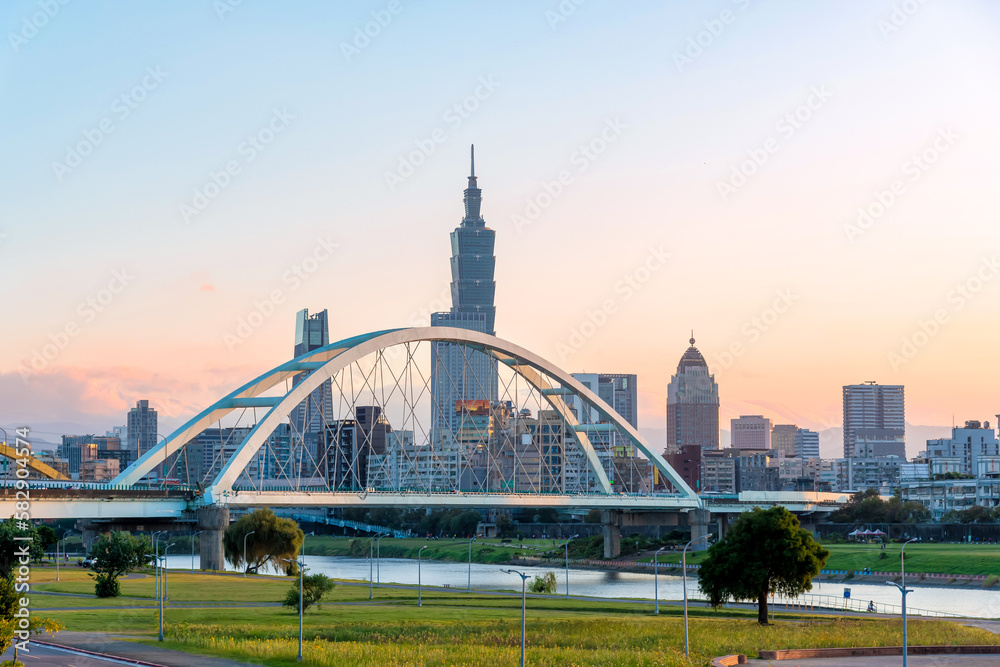 Obraz premium tourist attractions in the city park of taiwan, Asia business concept image, panoramic modern cityscape building in taiwan.